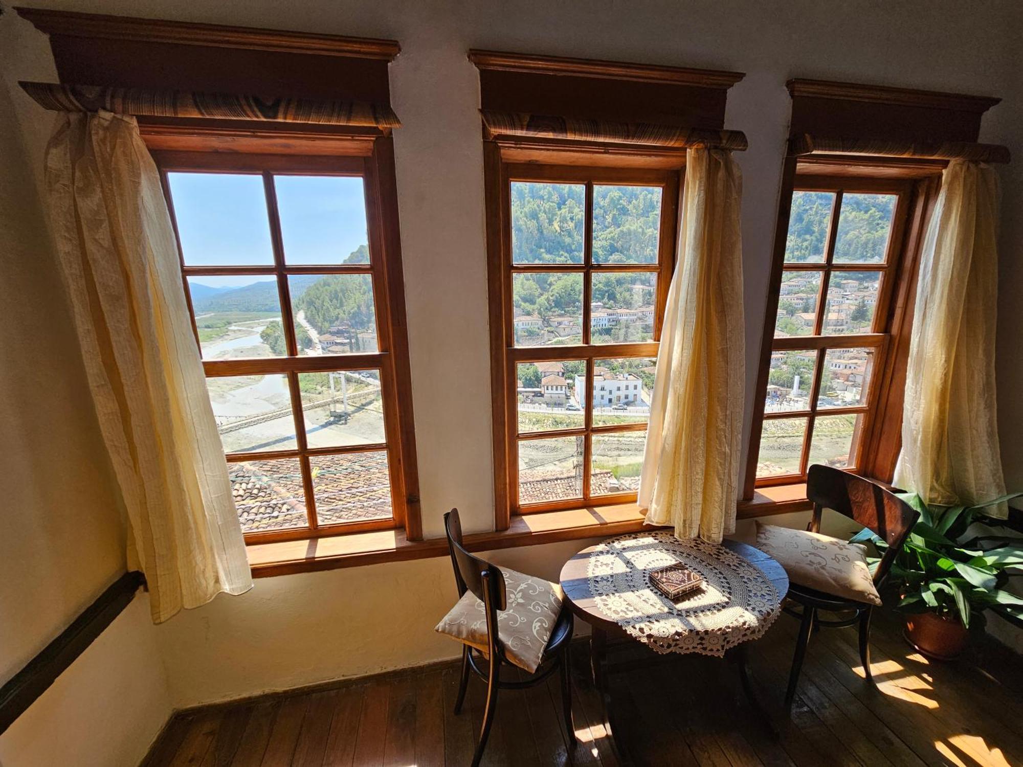 Guest House Panorama Berat Extérieur photo